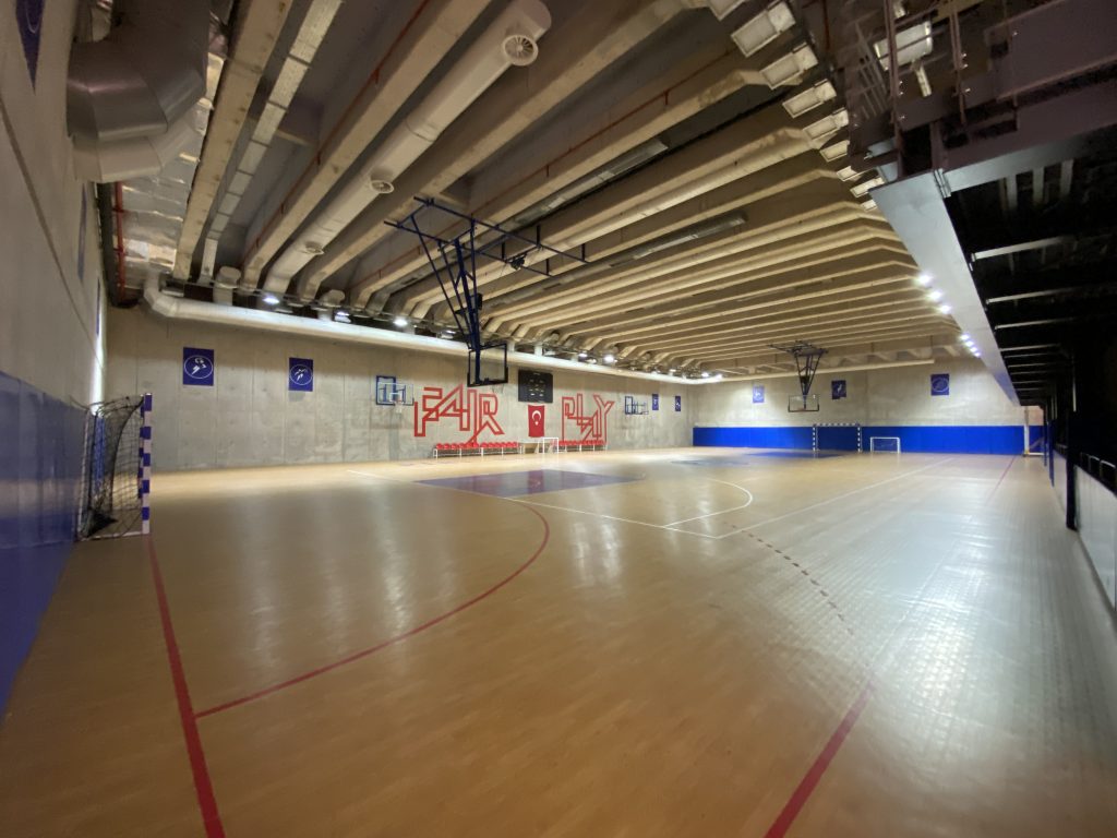 Kapalı Spor Salonu
